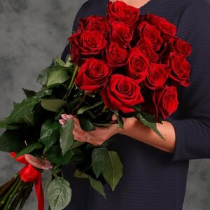 15 роз Эксплорер 80 см цветы и букеты с доставкой по Горловке